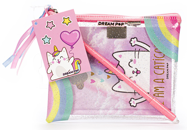 Dnevnik sa ključićem i hemijska olovka u neseseru 