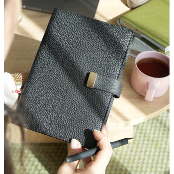 Dnevnik sa kopčom A5 EXECUTIVE Grey, 240 st. Na linije 