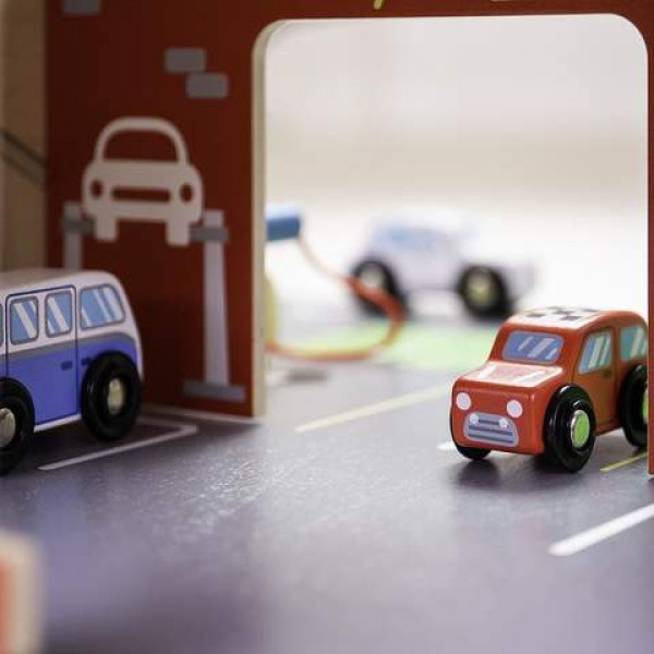 Drvena igračka GARAŽA 