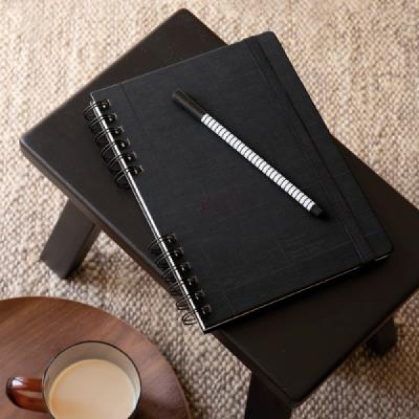 MIQUELRIUS Datumirani planer za 2024 - CRNI 