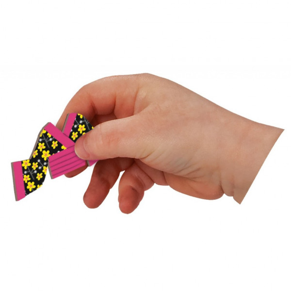 Knjiga sa magnetima KOSTIMI ZA DEVOJCICE 