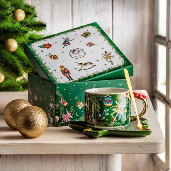 Novogodišnja šolja sa kašičicom i tanjirićem CHRISTMAS SPIRIT 