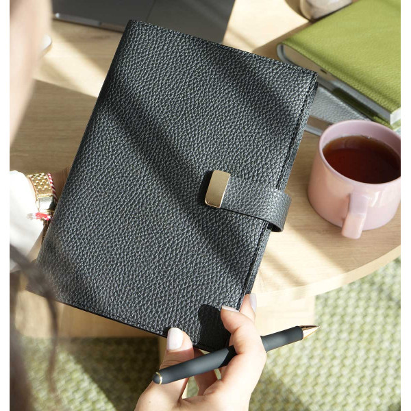 Dnevnik sa kopčom A5 EXECUTIVE Grey, 240 st. Na linije 