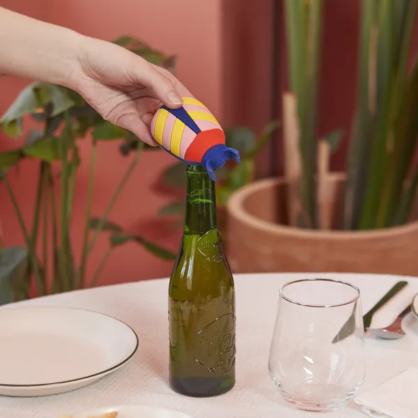 Otvarač za flaše sa magnetom CRVENA BUBA 