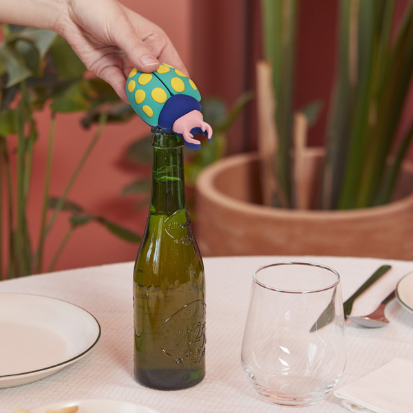 Otvarač za flaše sa magnetom PLAVA BUBA 