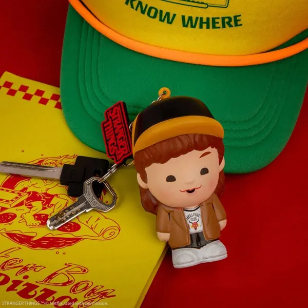 STRANGER THINGS  privezak za ključeve DUSTIN 