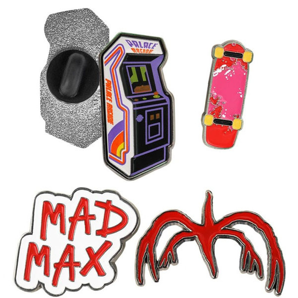 Set četiri značke STRANGER THINGS SEASON 2 