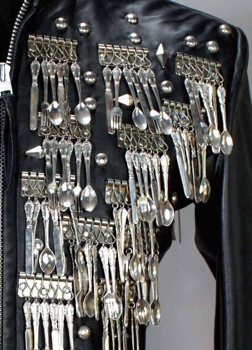 THE KING OF STYLE DRESSING MICHAEL JACKSON 