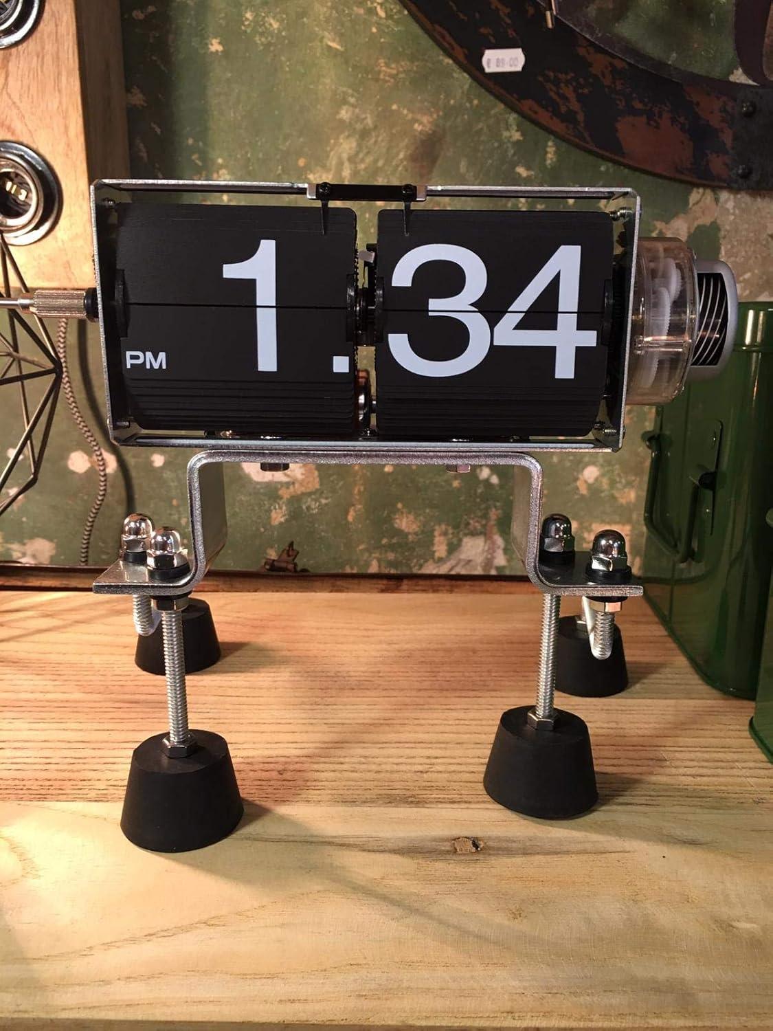 Retro stoni sat sa pokretnim brojevima 