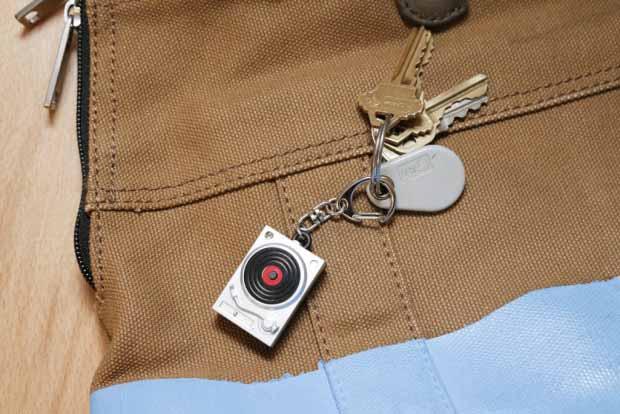 Privezak za ključeve- gramofon 