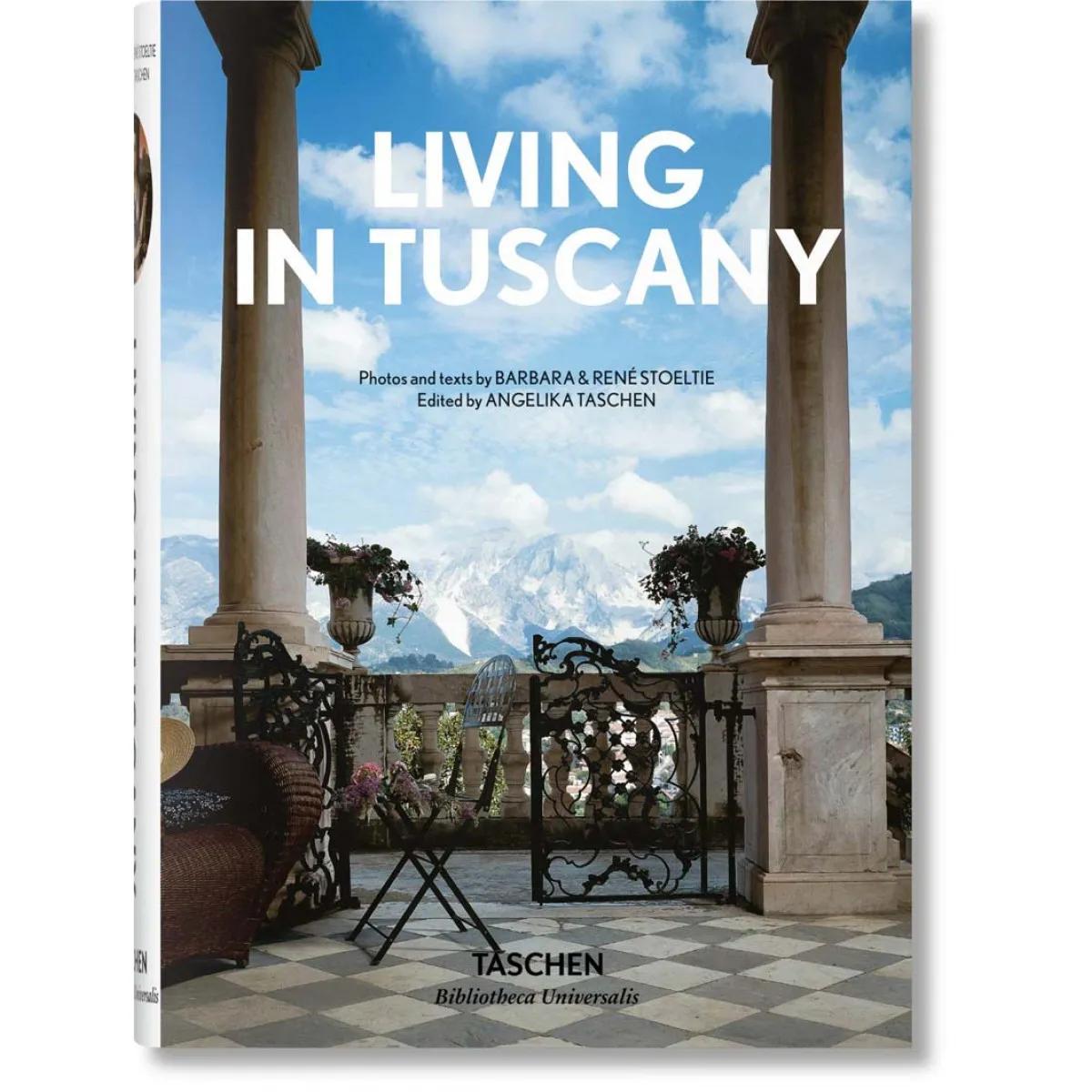 LIVING IN TUSCANY 