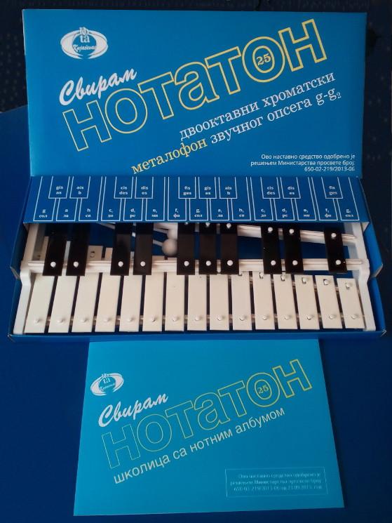 Metalofon 25/S sa priručnikom SVIRAM NOTATON Ćirilica 