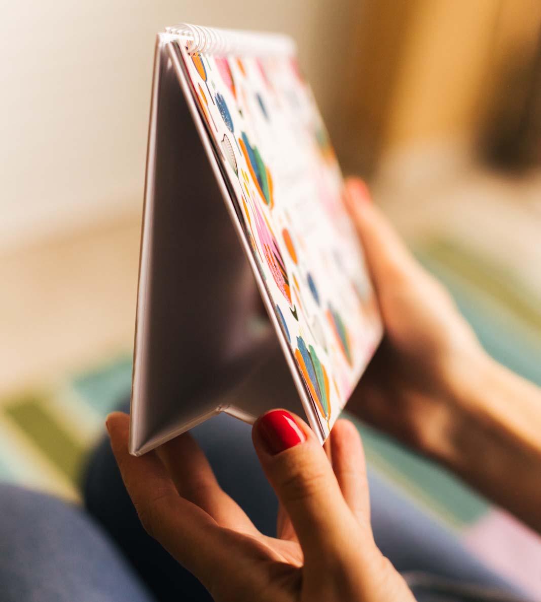 Stoni kalendar 2023 FLORAL 