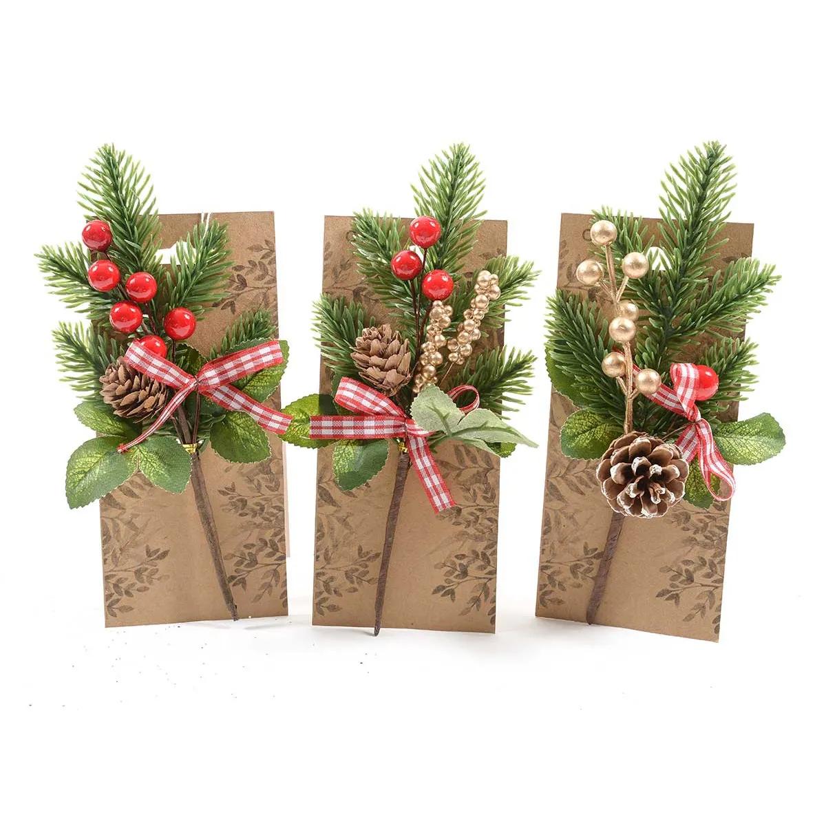 Novogodišnja dekoracija CHRISTMAS 20cm 