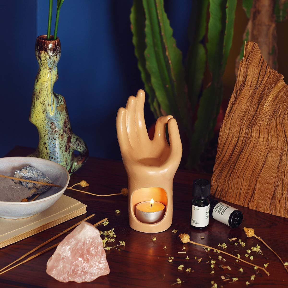 Aroma lampa MEDITATION HAND OM 