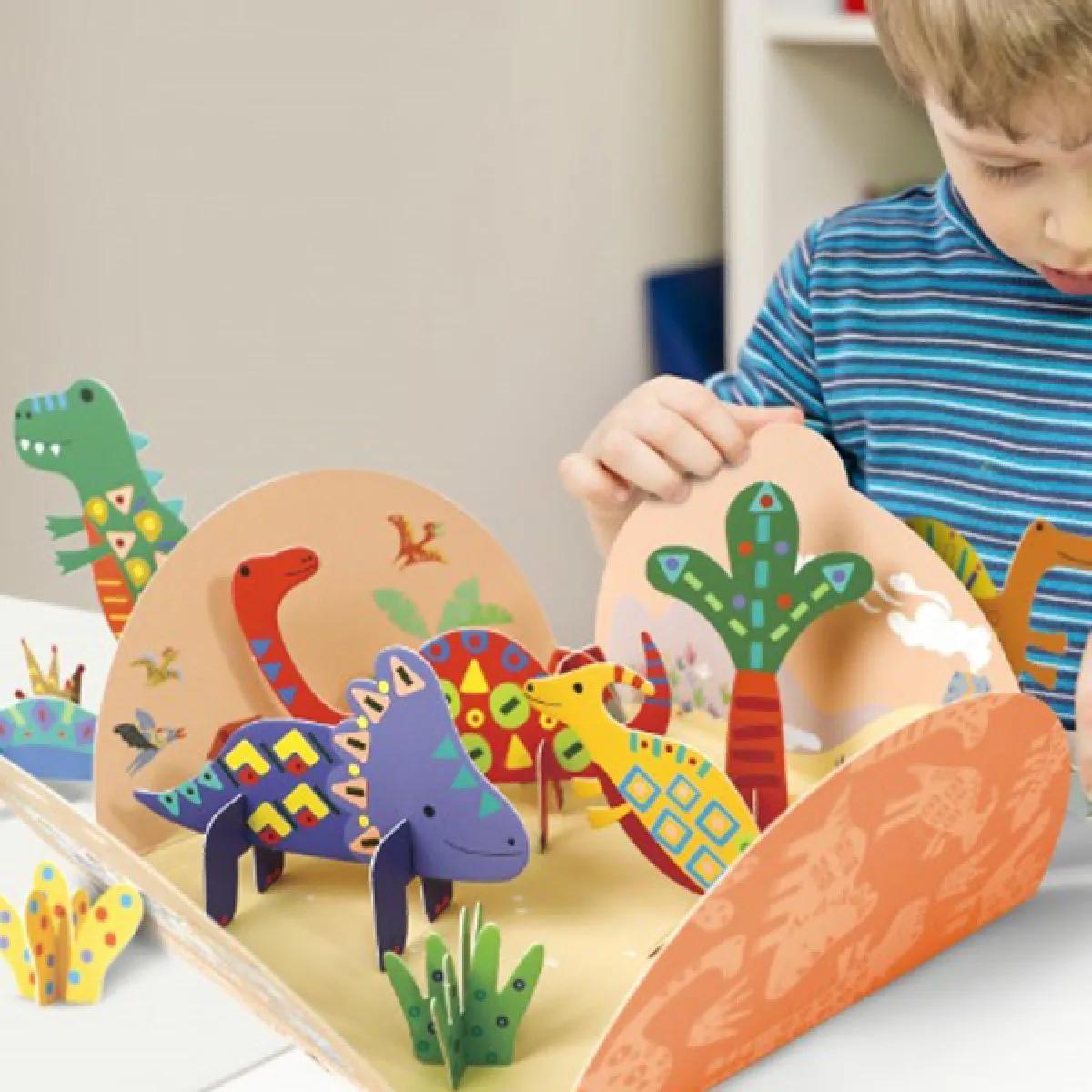 Kreativni set ZALEPI I IGRAJ SE - DINOSAURUSI 