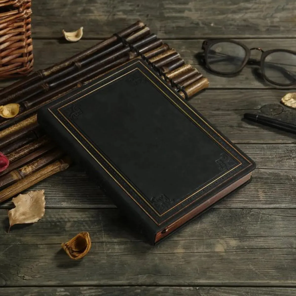 Notes VICTORIA'S JOURNALS VINTAGE - CRNI 14x20, 128 strana na linije 