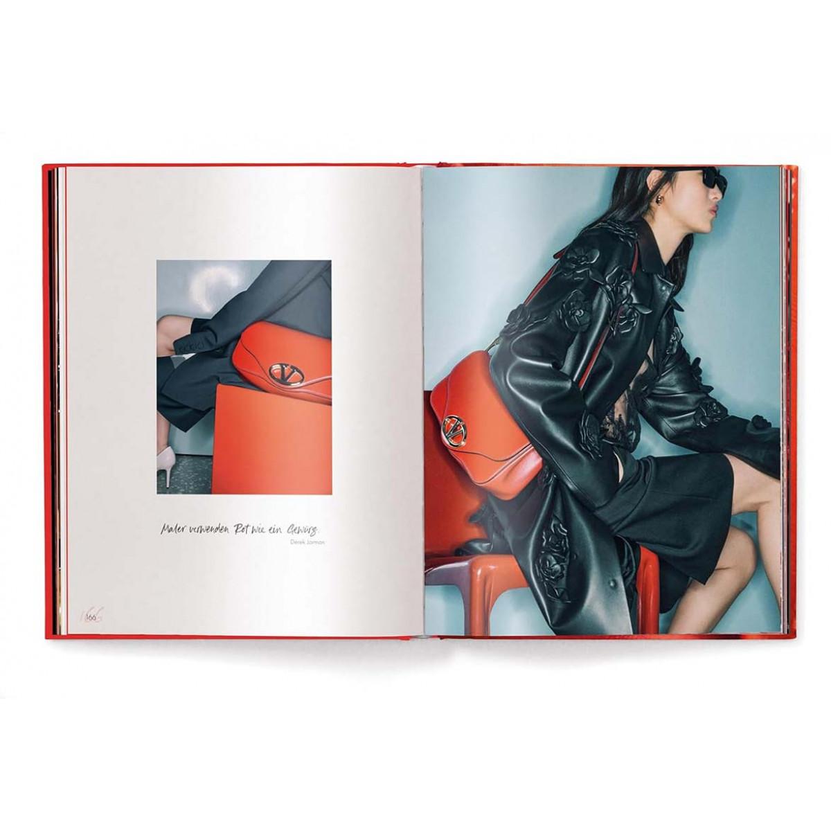 THE RED BOOK Fashion, Styles & Stories 