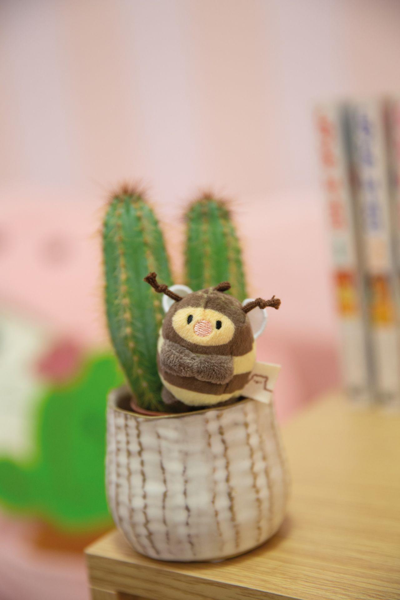 Igračka privezak PČELA Beenie 5cm MYMOCHI 