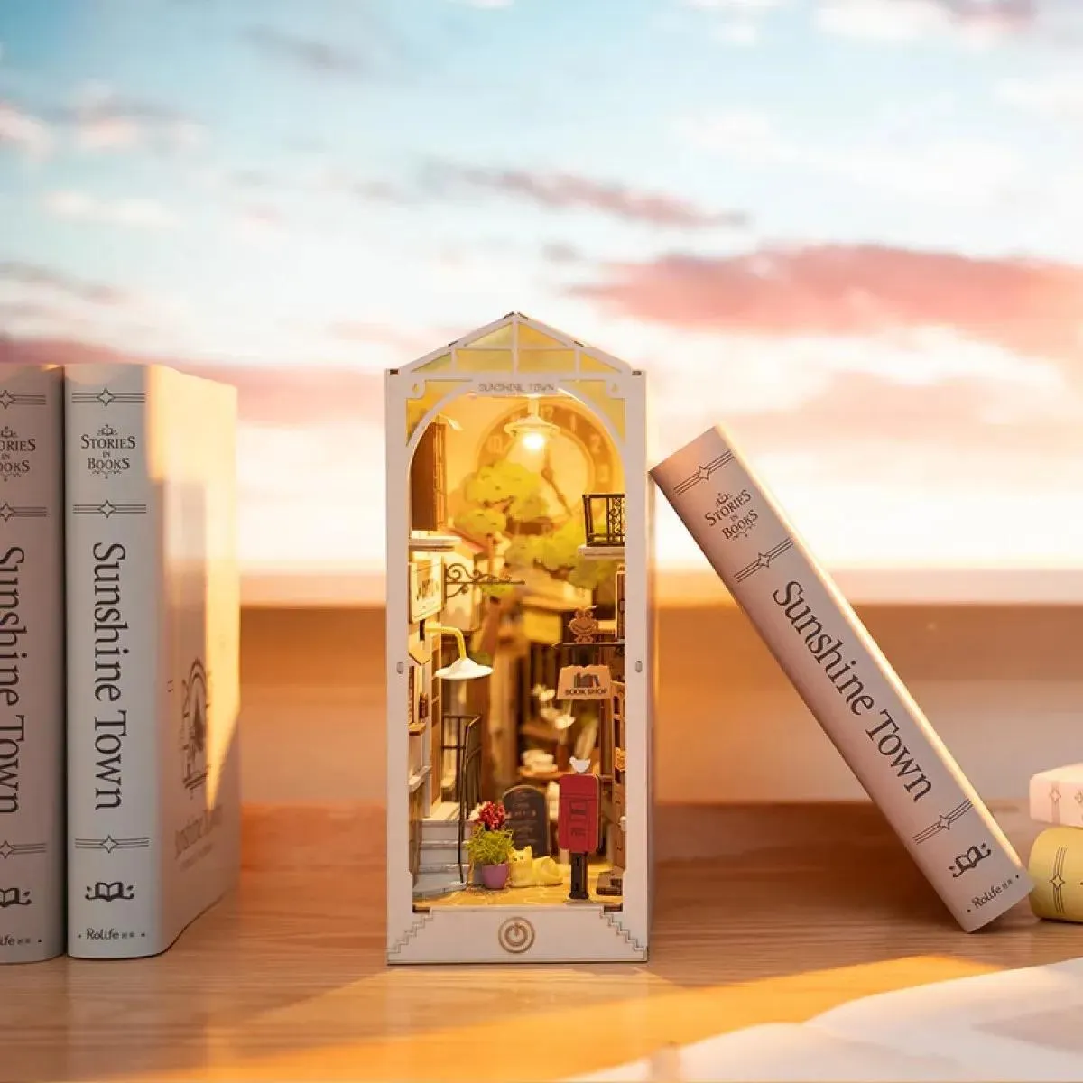 3D drvene puzzle / držač za knjige SUNČANI GRAD 