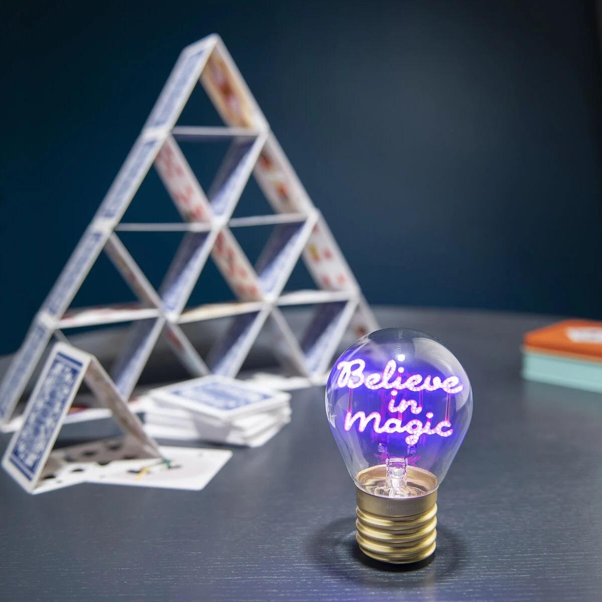 Lampa u obliku sijalice BELIEVE IN MAGIC 