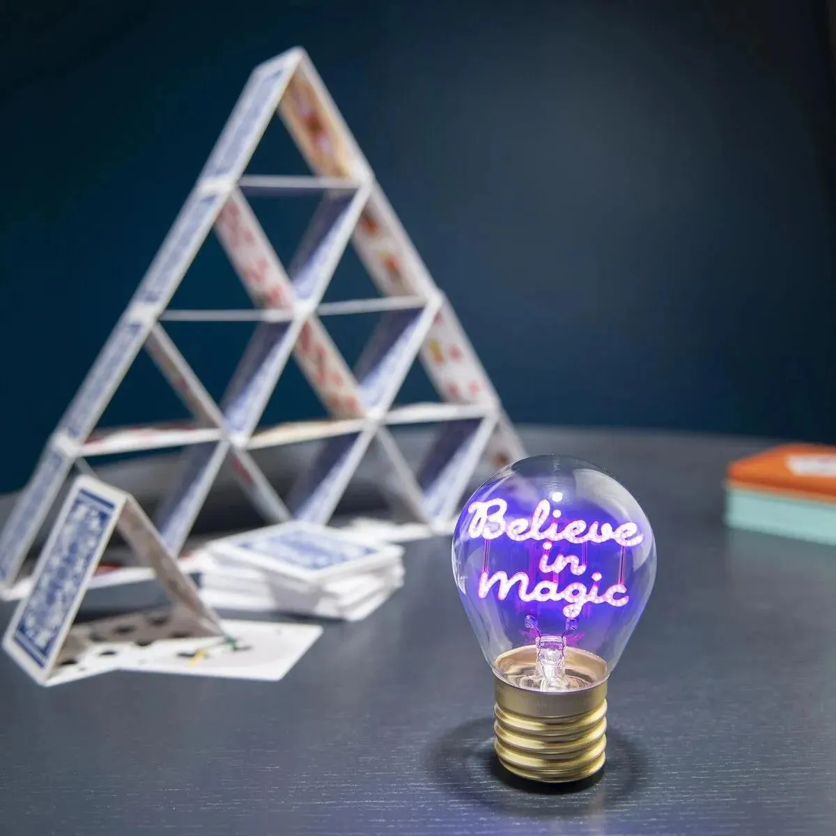 Lampa u obliku sijalice BELIEVE IN MAGIC 