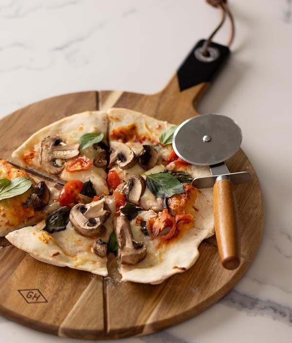 Set za posluženje pice DASKA + REZAČ 