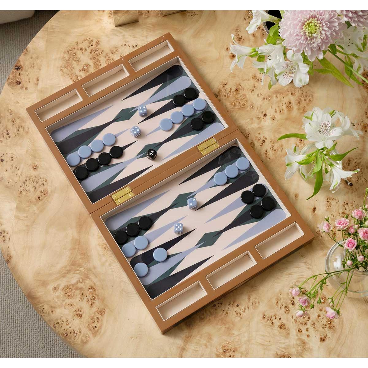 Društvena igra BACKGAMMON (lakirana drvena kutija) 