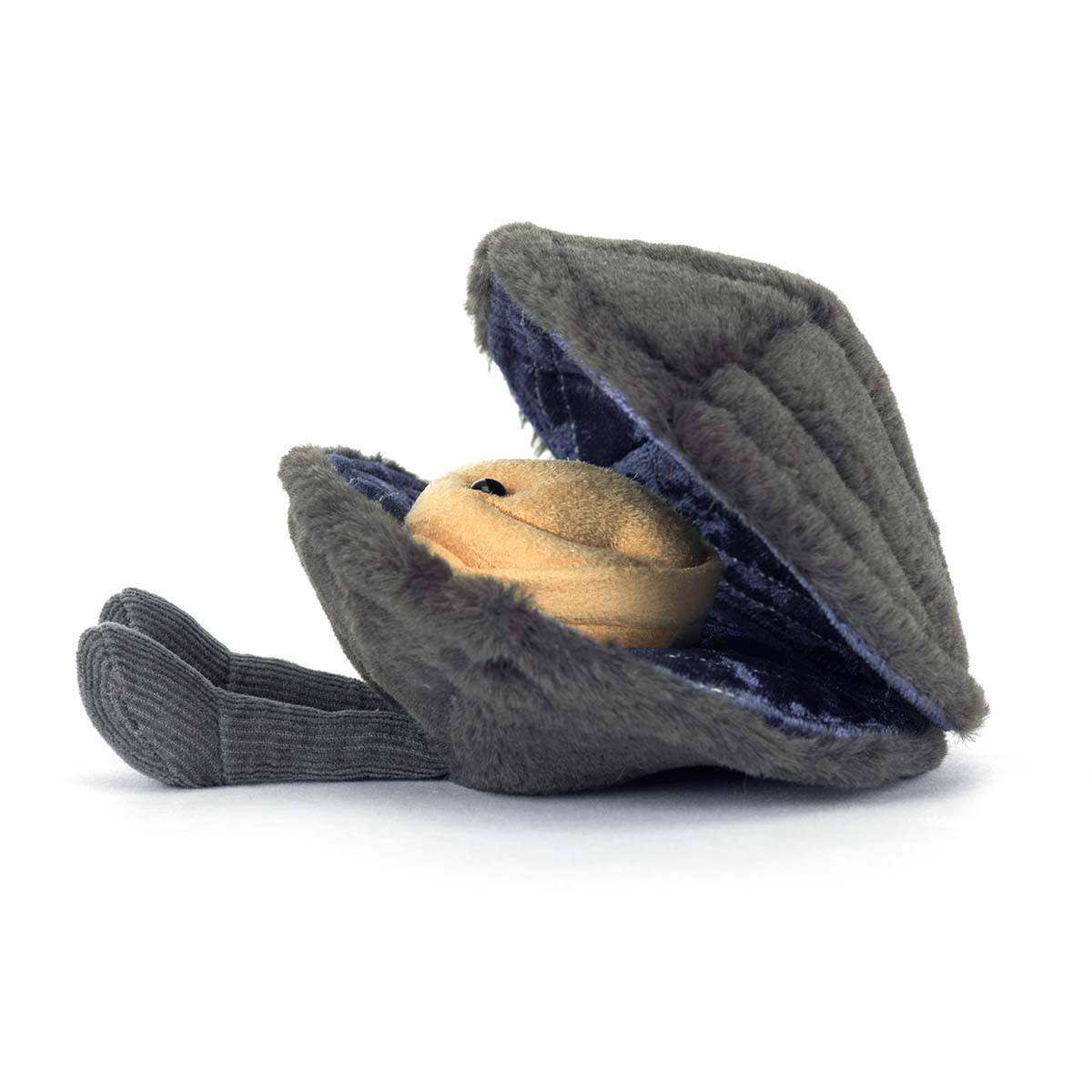 Plišana igračka ŠKOLJKA DAGNJOSLAV 17cm 