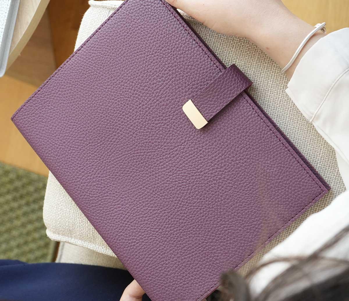 Dnevnik sa kopčom EXECUTIVE Purple, 19x25cm 176 st. Na linije 