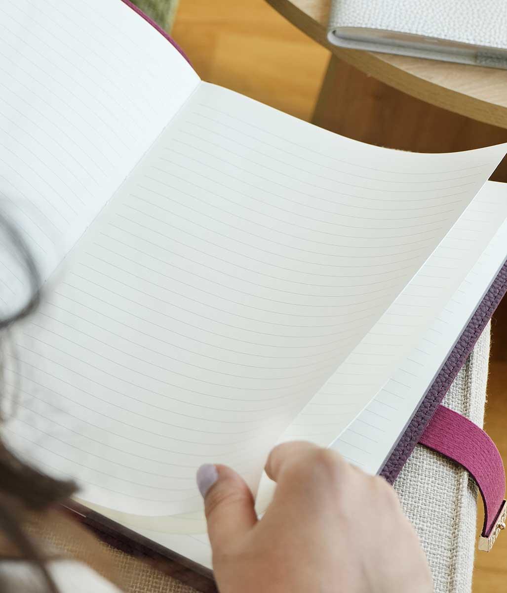 Dnevnik sa kopčom EXECUTIVE Bež, 19x25cm 176 st. Na linije 