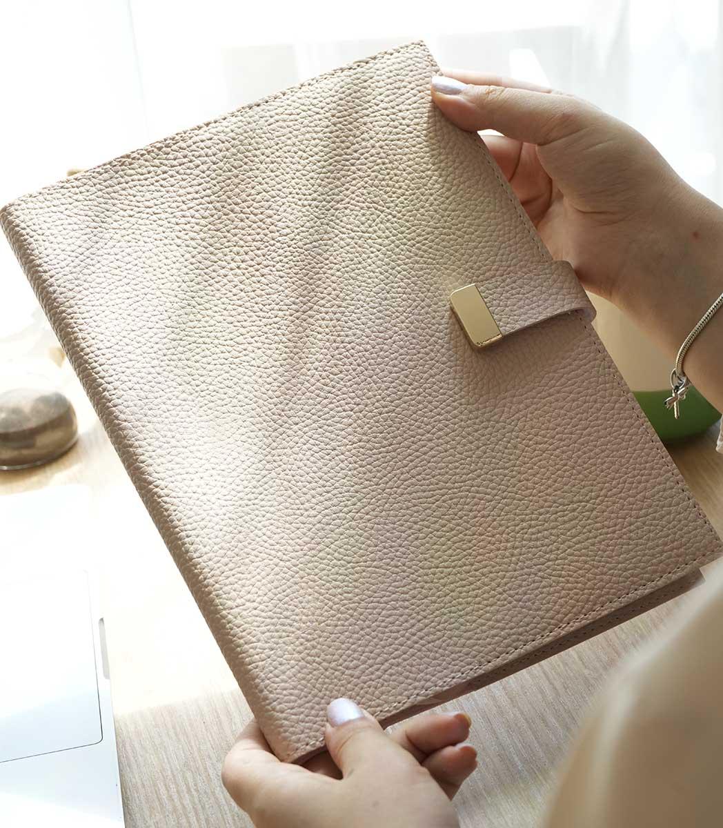 Dnevnik sa kopčom EXECUTIVE Bež, 19x25cm 176 st. Na linije 