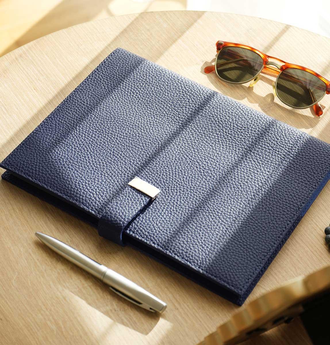 Dnevnik sa kopčom EXECUTIVE Blue, 19x25cm 176 st. Na linije 