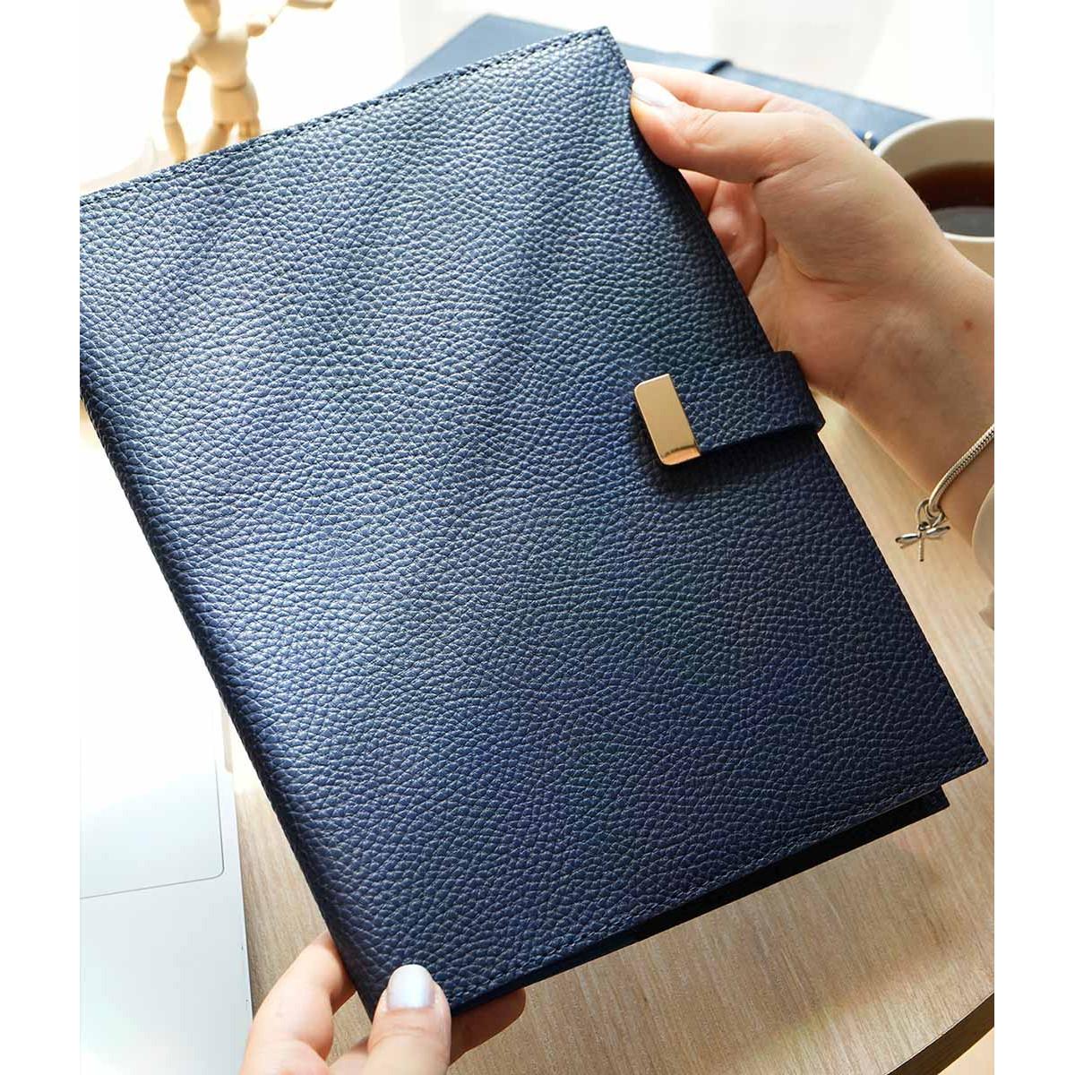 Dnevnik sa kopčom EXECUTIVE Blue, 19x25cm 176 st. Na linije 