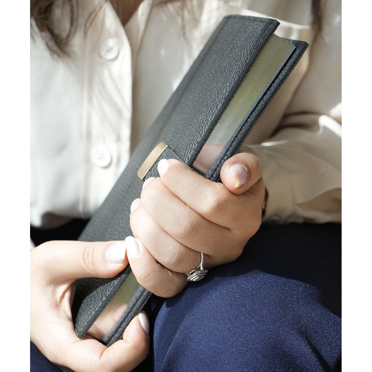 Dnevnik sa kopčom A5 EXECUTIVE Grey, 240 st. Na linije 