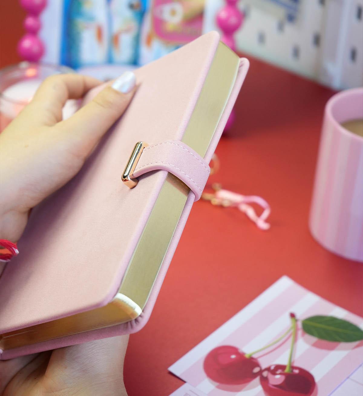 Dnevnik sa ključem HUSH HUSH Pink, 160 st. Na linije 