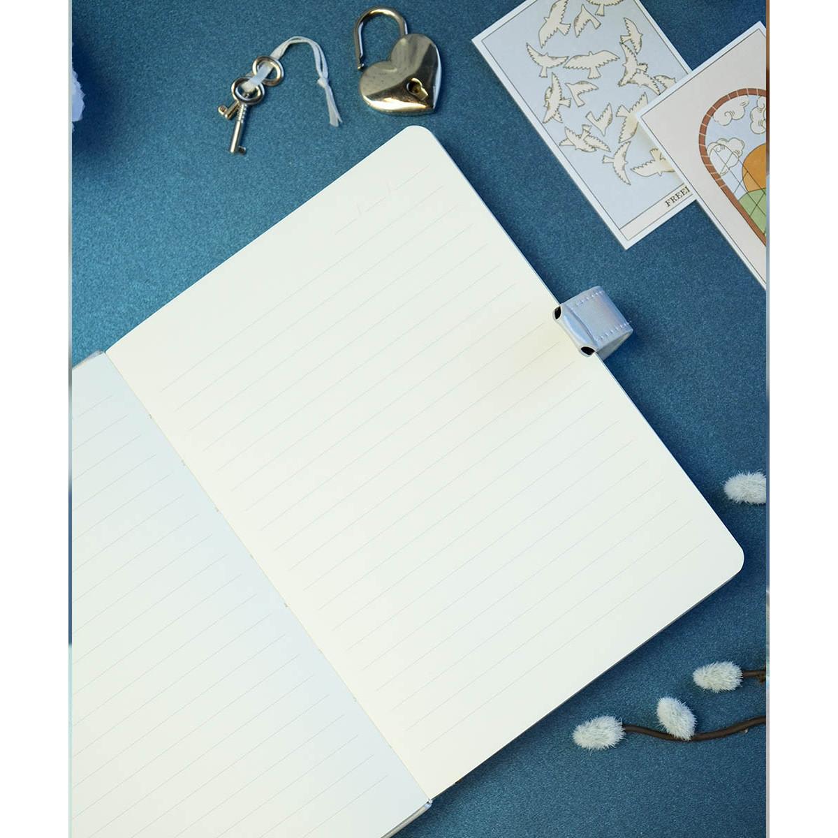 Dnevnik sa ključem HUSH HUSH Metalik plava, 160 st. Na linije 