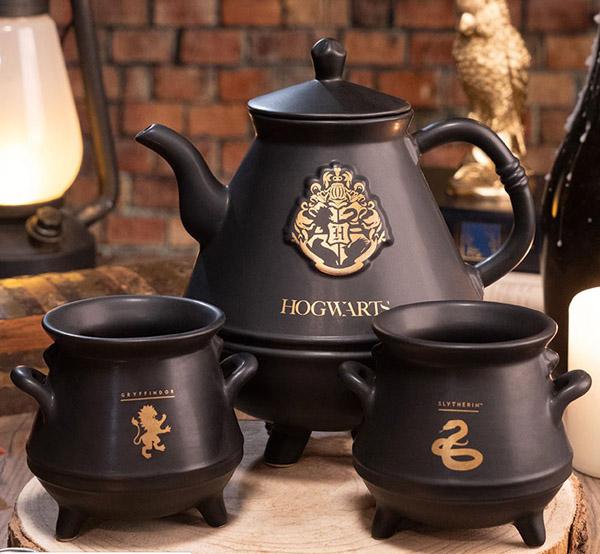 HARRY POTTER  set čajnik i šolje HOGWARTS 