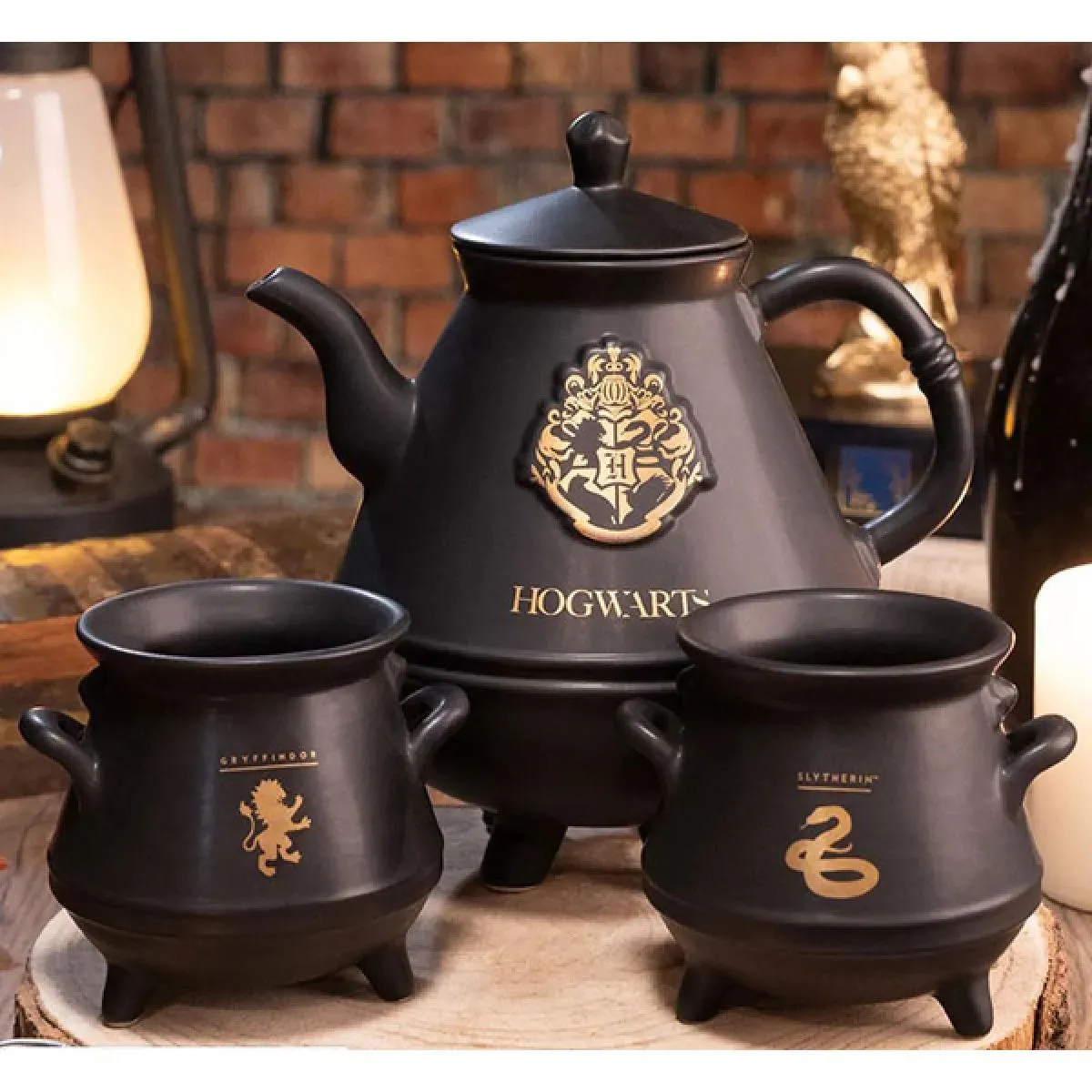 HARRY POTTER  set čajnik i šolje HOGWARTS 