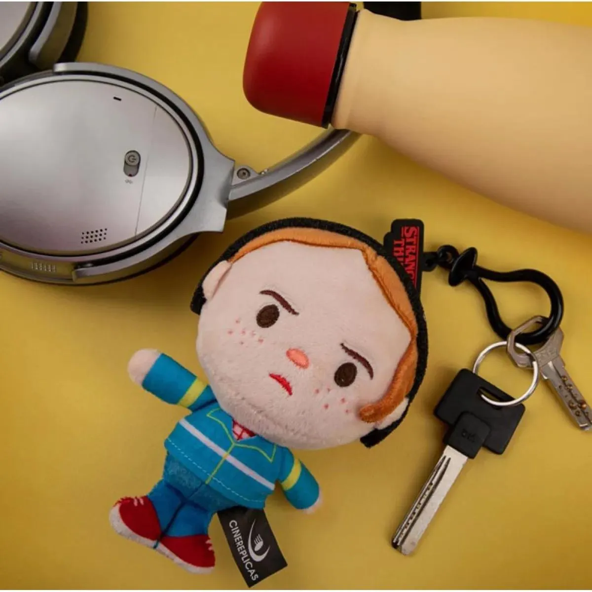 STRANGER THINGS plišani privezak MAX MAYFIELD 