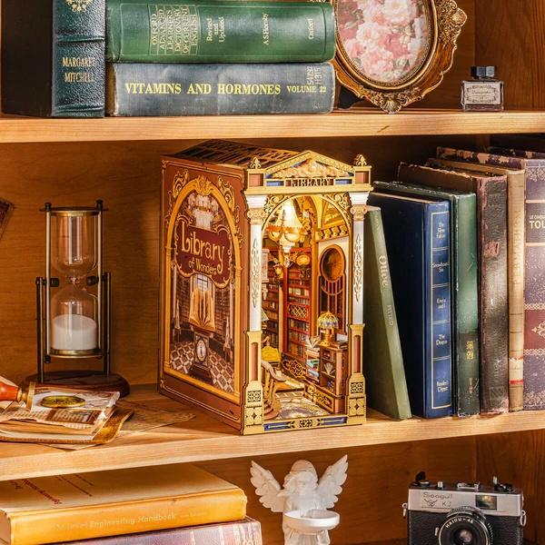 3D puzzle BIBLIOTEKA ČUDA - 258 delova 
